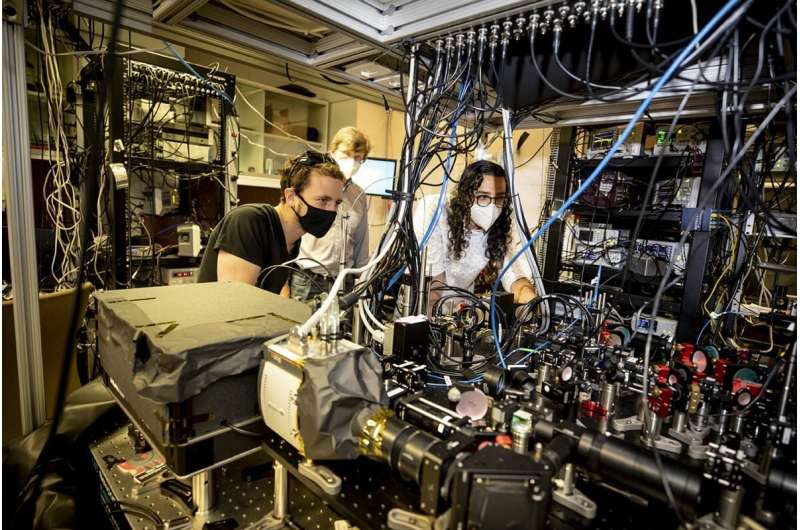 Physicists take big step in race to quantum computing