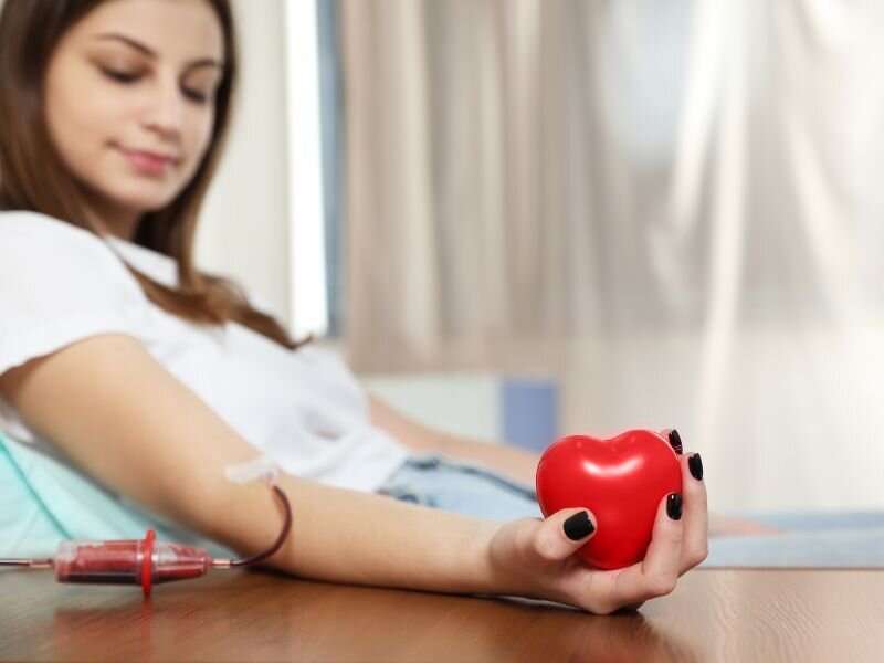 红十字会问题要求更多的血浆治疗互联患者