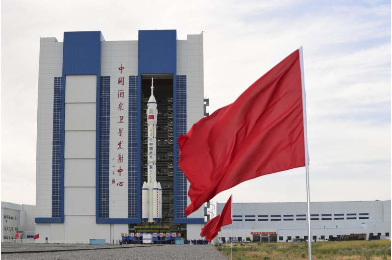 Rocket in place to send 3 crew to Chinese space station
