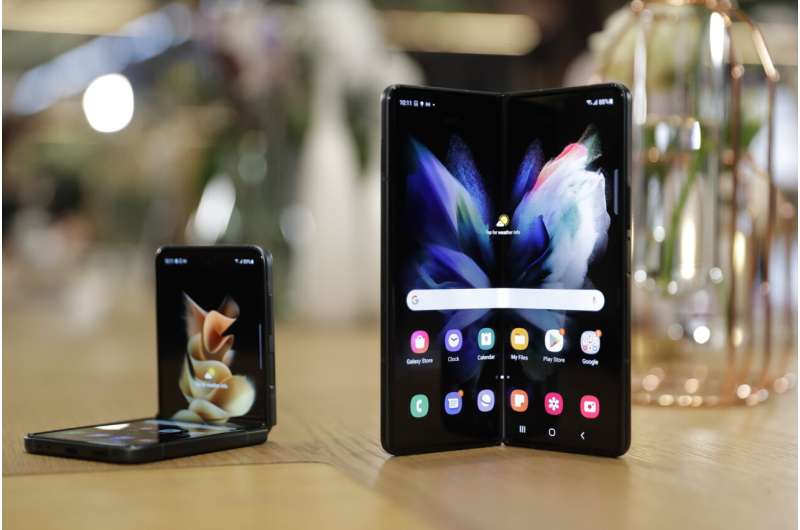 Samsung slashes prices in bid to boost foldable phone sales