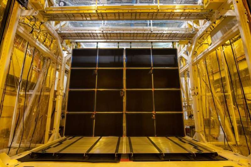 Scientists assemble final detector of Fermilab’s Short-Baseline Neutrino Program