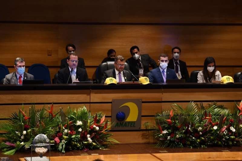 Some 15 companies participated in the bidding to build Brazil's 5G data network, in a session run by officials of the country's 