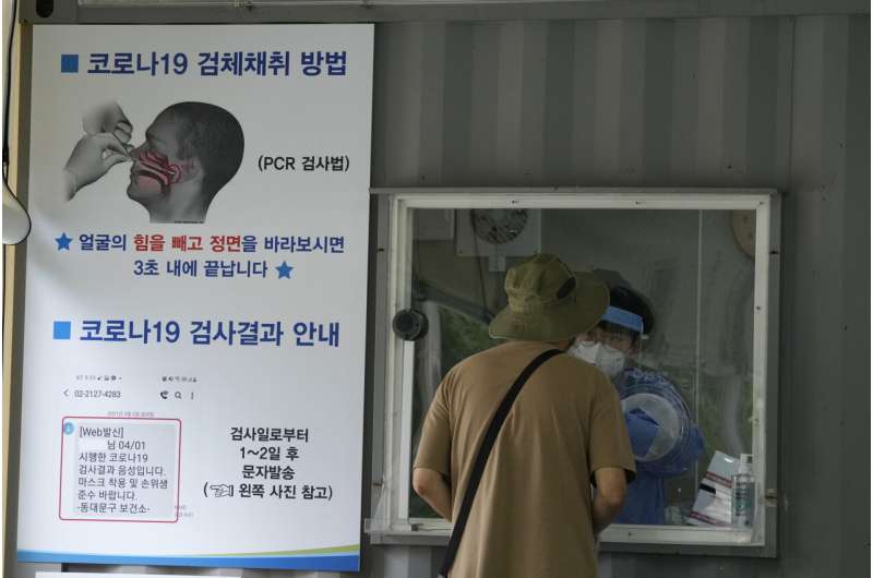 South Korea's cases jump to 1,200 amid slow vaccination
