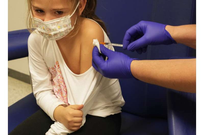 Spain urges child vaccinations and boosters before Christmas