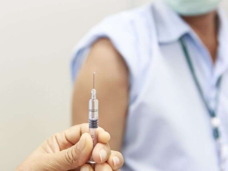 States race to vaccinate their residents