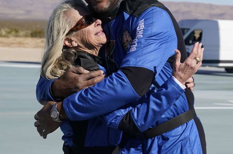 Strahan flies to space with astronaut's daughter: 'Wow!'