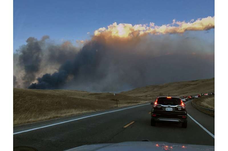 Strong winds and an extremely dry landscape are fuelling a dangerous fire in Colorado that is already feared to have destroyed h