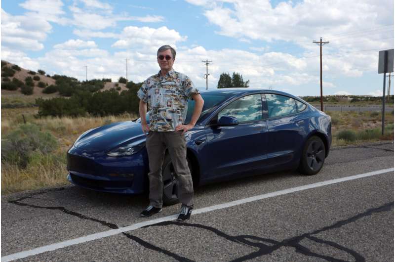 Tesla builds 1st store on tribal land, dodges state car laws