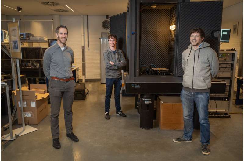 De TU Delft en ASML brengen met echografie niet-zichtbare materialen op nanoschaal in kaart
