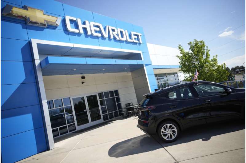 US auto sales slump, stalled by car computer chip shortage