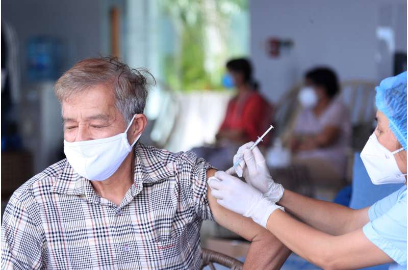 Vietnam speeds up Hanoi vaccine drive; 1M jabs over weekend