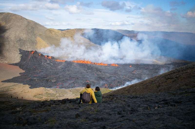 A band of glowing red lava could be seen erupting from the ground, shooting 20 to 30 meters into the air