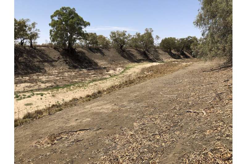 Aboriginal people built in the Darling River for centuries—now there are plans to demolish these important structures