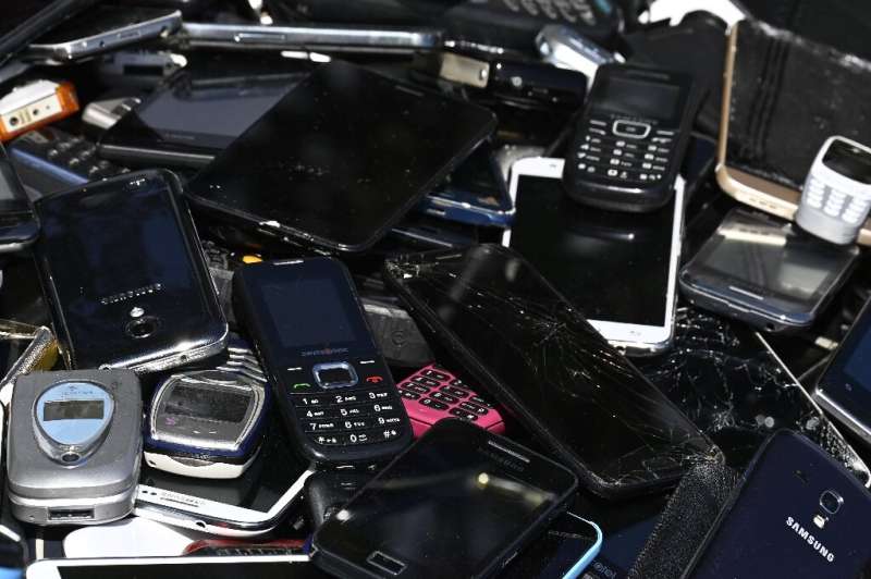 According to research, 11 percent of smartphones sold worldwide are reconditioned models