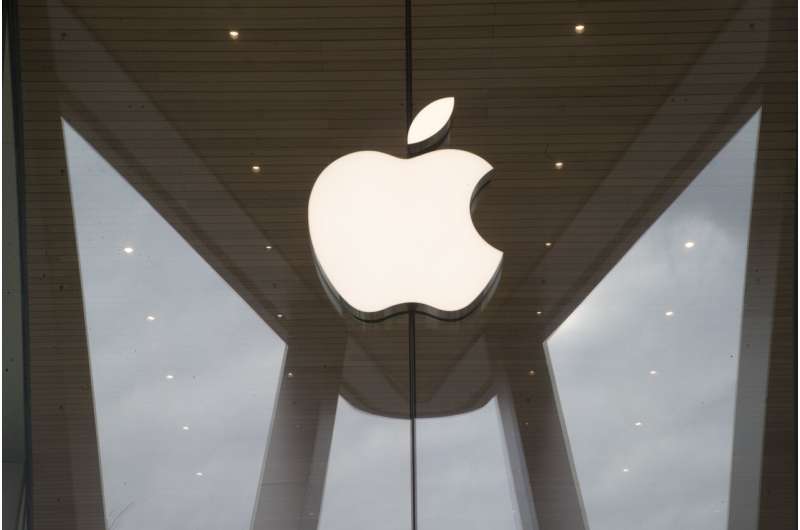 Apple's revenue and profit edge up despite slowing economy