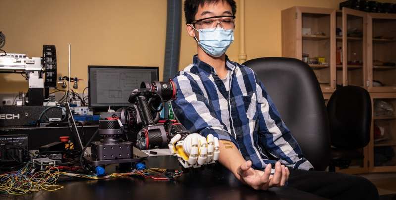 La peau artificielle donne aux robots le sens du toucher et au-delà