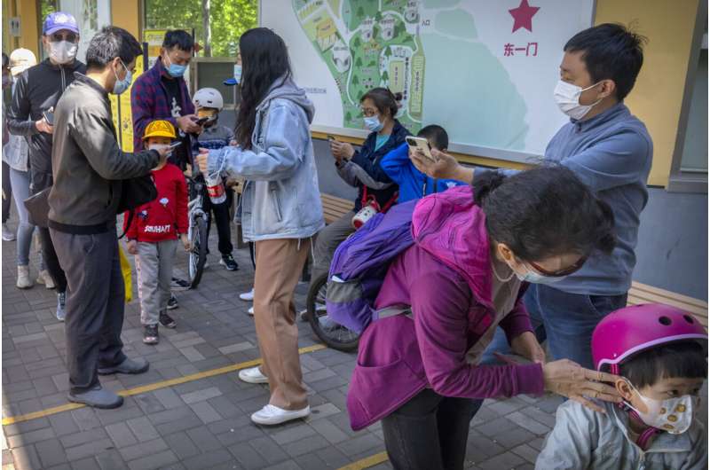 Beijing shuts dine-in services for holidays to stem outbreak