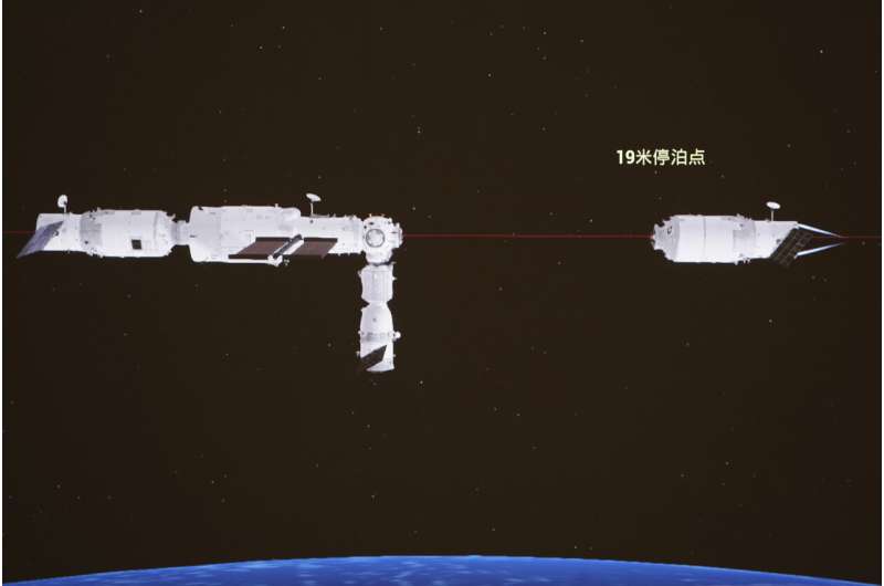 Le vaisseau spatial chinois revient au milieu des inquiétudes concernant les fusées d'appoint