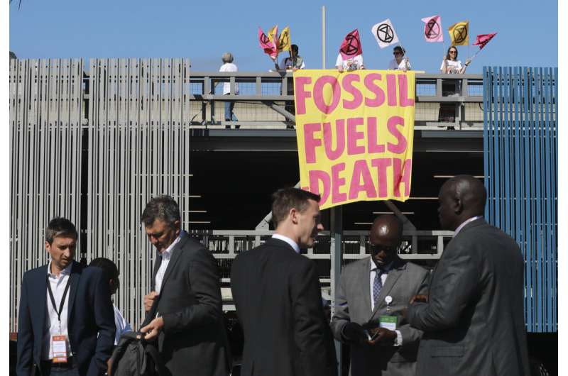 Doctors say 'fossil fuel addiction' kills, starves millions