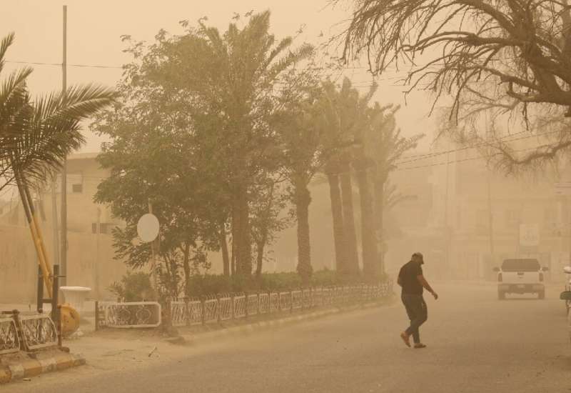 Dozens hospitalised as Iraq gripped by dust storm