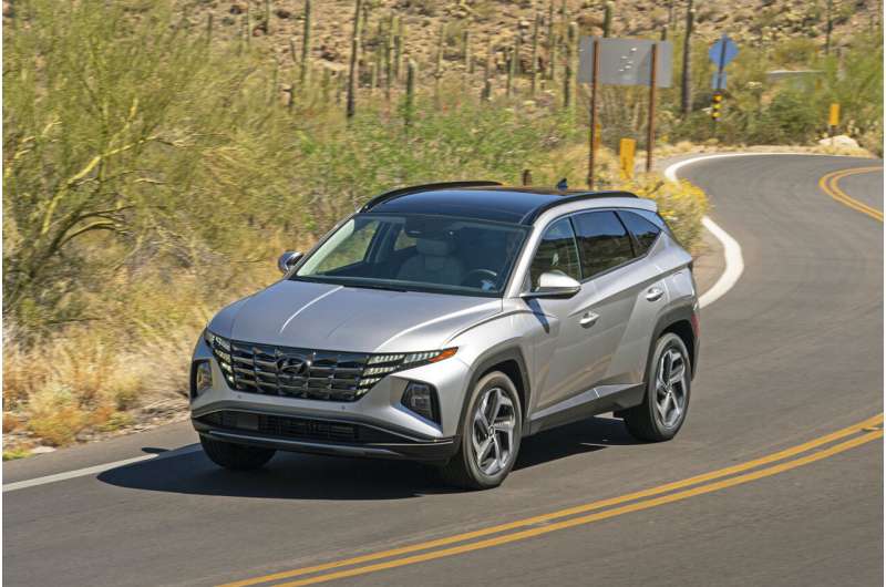 Edmunds picks 5 SUVs to help you save at the pump