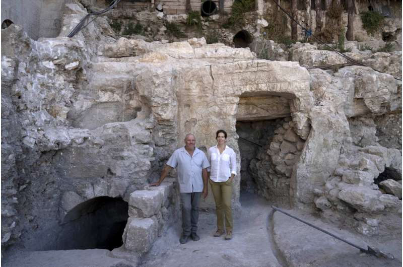 Elevator project in Old Jerusalem leads to surprising finds