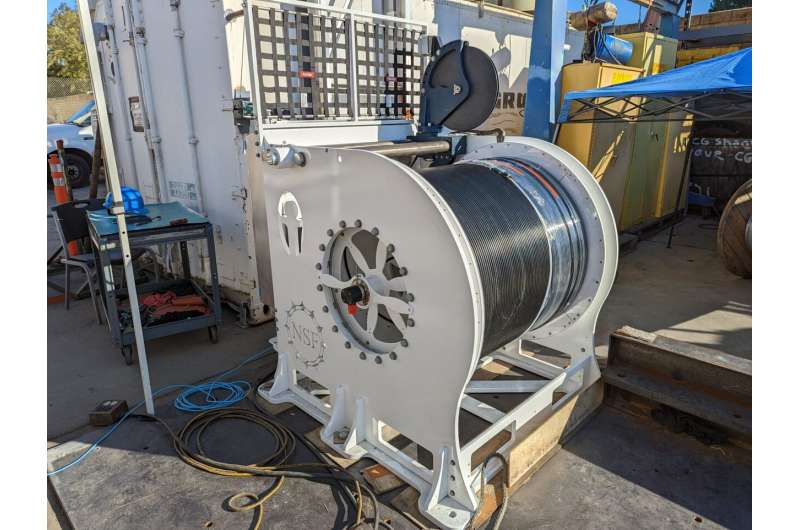 Engineers at Woods Hole Oceanographic Institution invent adjustable, compact marine winch, offering flexibility and improved ves