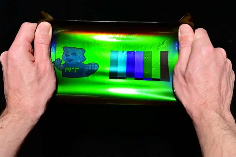 Engineers repurpose 19th-century photography technique to make stretchy, color-changing films