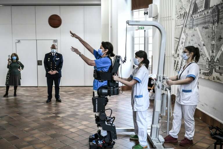 Exoskeleton helps wounded French soldiers get back on their feet