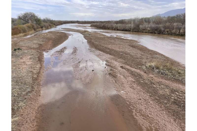 Expanding drought leaves western US scrambling for water