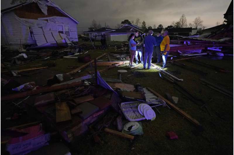 EXPLAINER: Why South gets more killer tornadoes at night