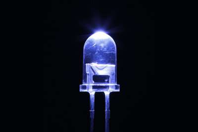 Ver-ultraviolette LED ontworpen om bacteriën en virussen efficiënt te doden zonder mensen schade te berokkenen