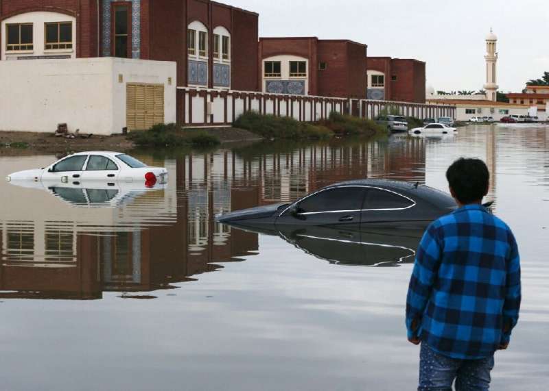 کشورهای عربی حوزه خلیج فارس به دلیل بارش شدید باران در حالت آماده باش هستند