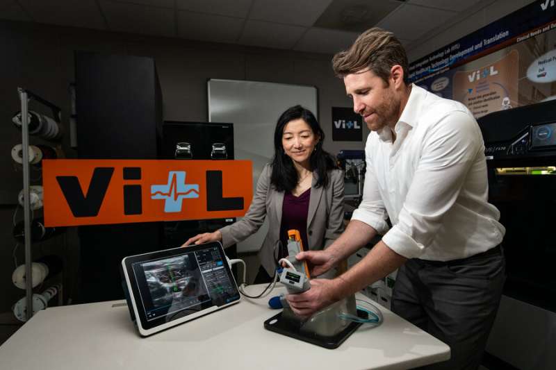 ربات جراحی دستی می تواند از دست دادن خون کشنده جلوگیری کند |  اخبار MIT