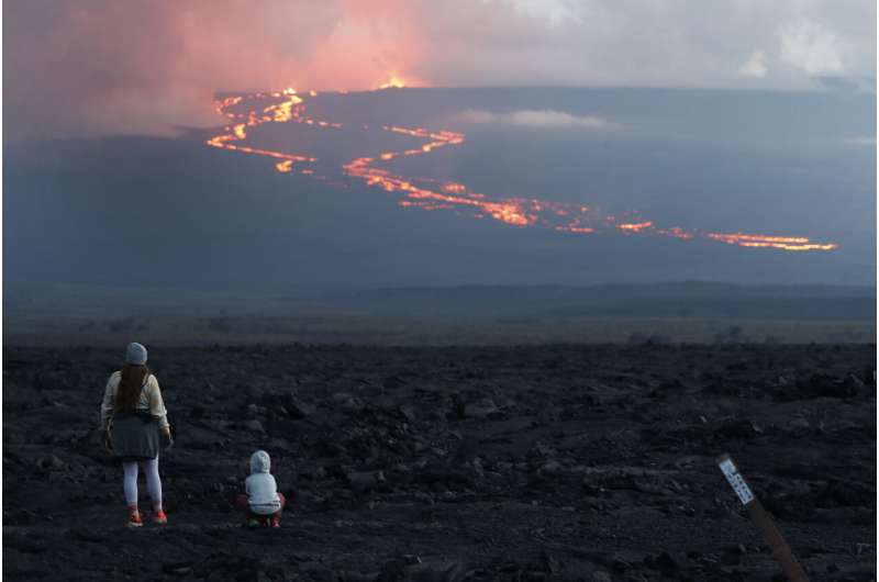 Hawaii road in limbo as Mauna Loa lava continues to crawl