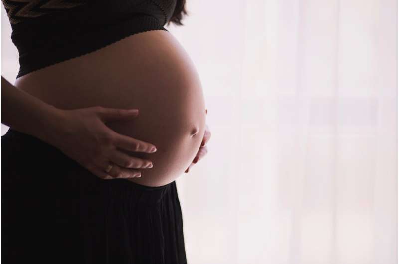 怀孕后期感染COVID-19的妇女早产率更高