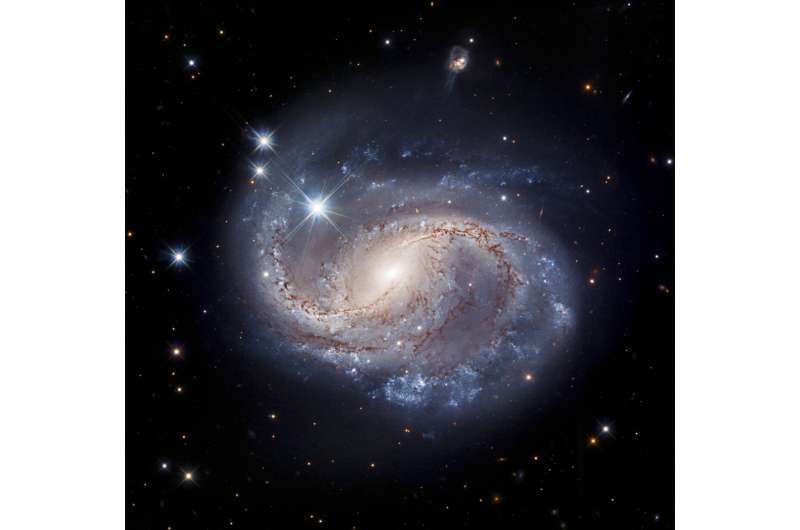 Hubble captures majestic barred spiral galaxy NGC 6956