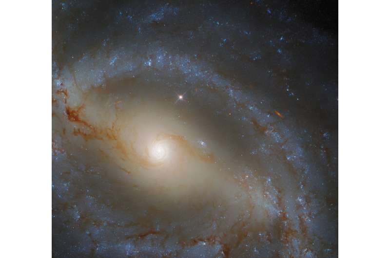 Hubble spies a serpentine spiral