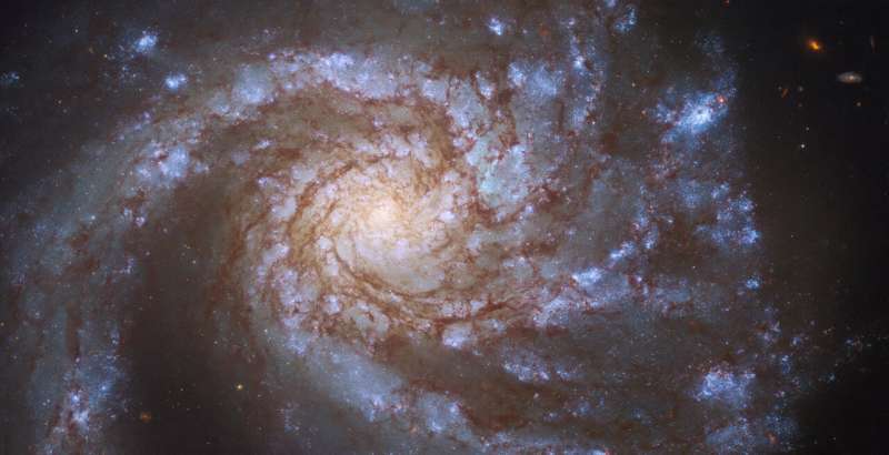 Hubble’s double take on a spiral galaxy