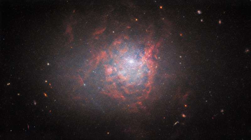 Image: Hubble revisits a galactic oddball