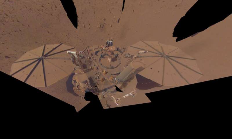 InSight waits out dust storm