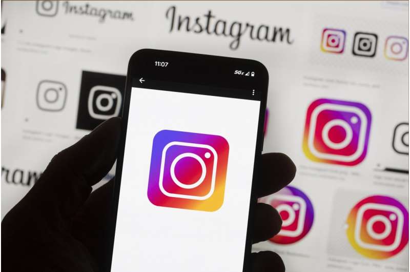 Instagram tente de reconnecter les utilisateurs verrouillés sur les comptes