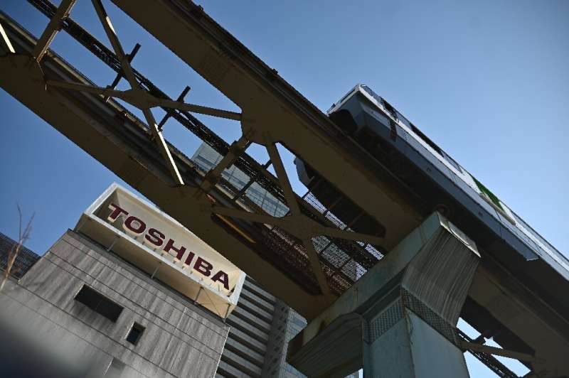 Japanese conglomerate Toshiba is putting its spin-off plan on hold after shareholder opposition