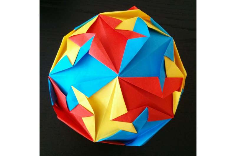 Learn how to make a sonobe unit in origami – and unlock a world of mathematical wonder