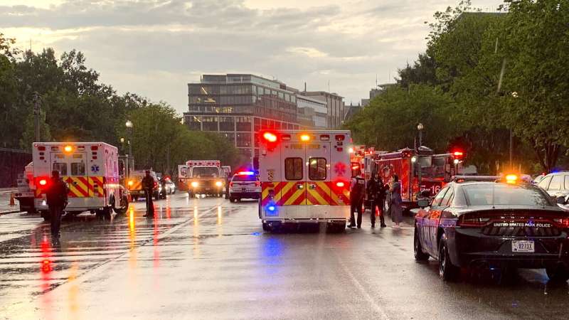 Lightning strike near White House leaves 2 dead, 2 injured