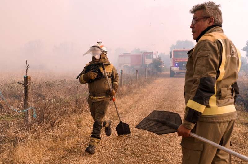 Locals complain firefighters were slow to arrive