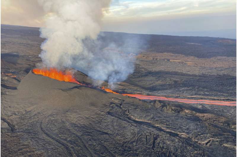 Mauna Loa lava no longer imminent threat to Hawaii highway