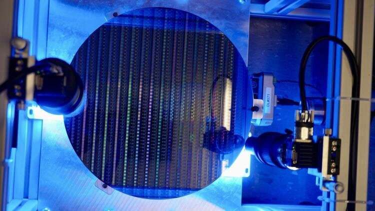 Mechanical engineering students aim to make silicon wafer inspections more efficient
