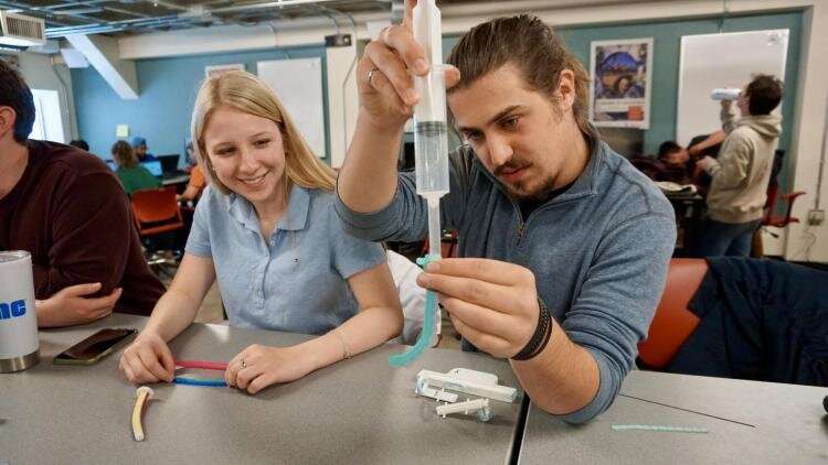 Mechanical engineering students develop soft robot to improve lung examinations
