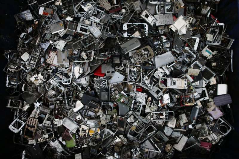 Mobile phones contain valuable materials like gold, copper, silver, palladium and other recyclable components